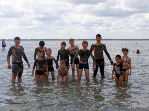 Дети на Кулундинском озере