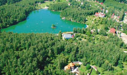 Популярное место отдыха на Алтае - озеро Ая